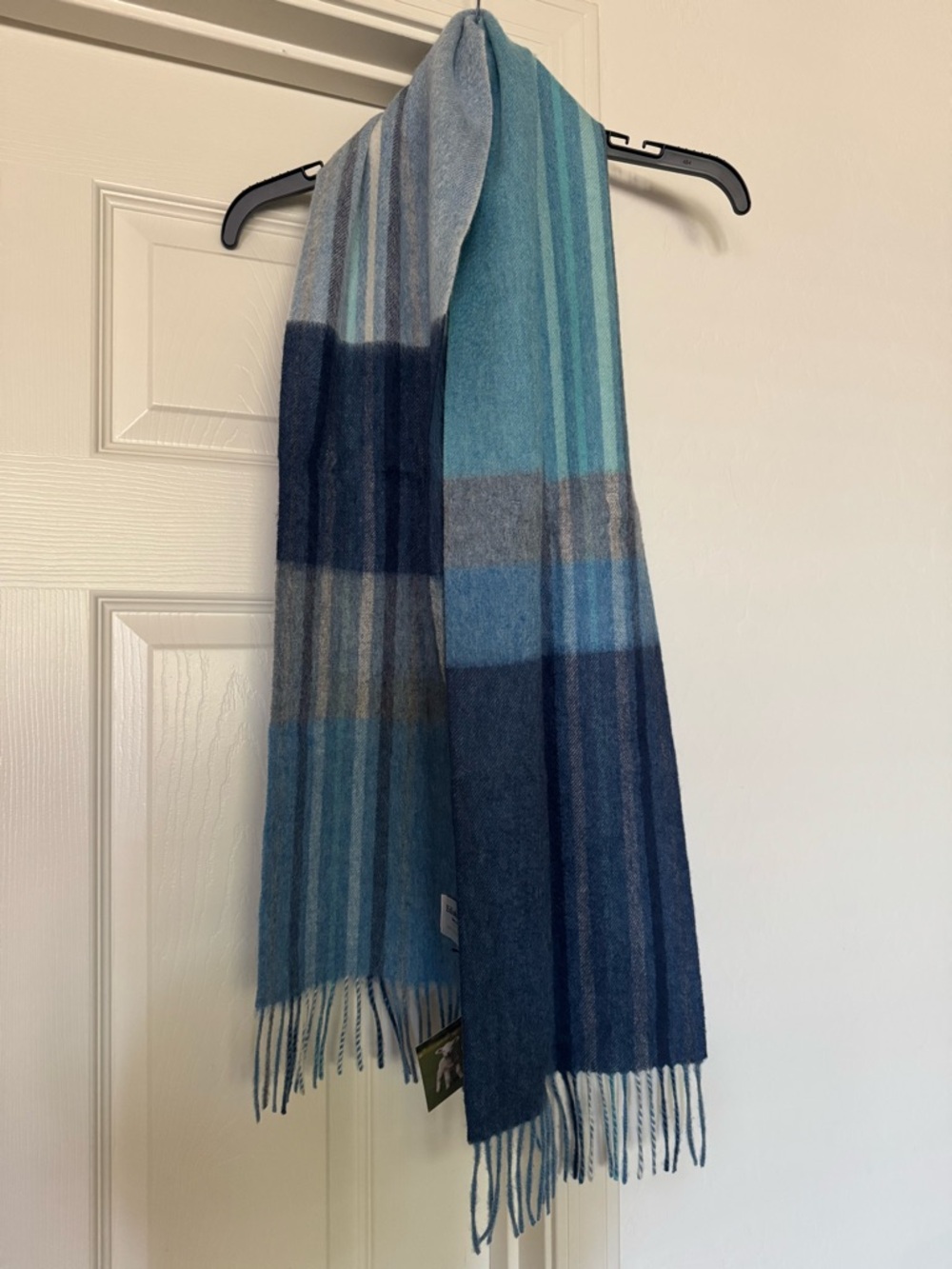 NWT EDINBURGH PLAID 100% Lambswool In Tartan Plaid Of Blues/ Grey Long Scarf